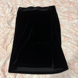 Velvet black skirt with side slit
